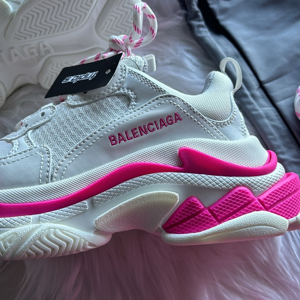 Balenciaga Sneakers - Picture 2 of 10